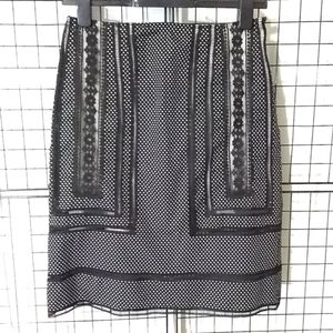 NWT. Cute cotton Skirt with lase details, lining.